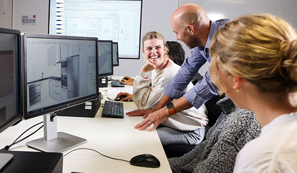 drafting-lecturer-and-students