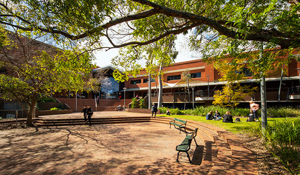 adelaide-courtyard